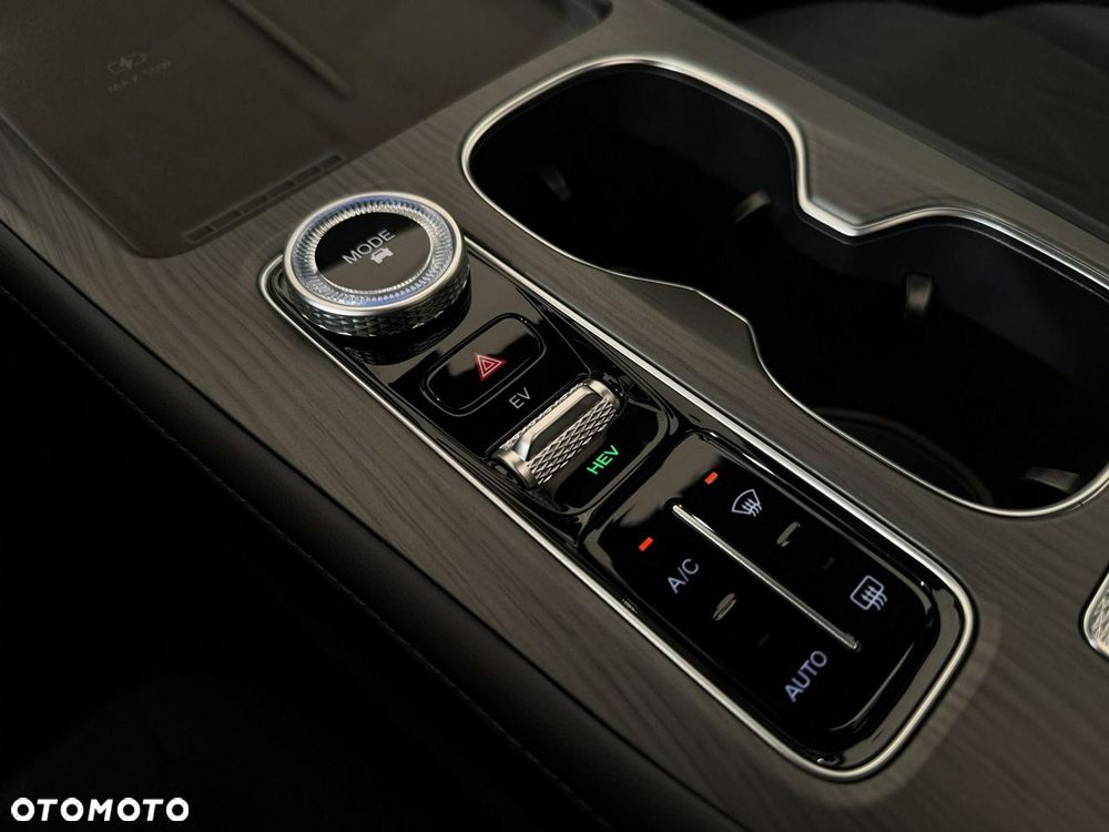 Chery Tiggo 8 1.5 T-GDI Super Hybrid Prestige DCT - 37