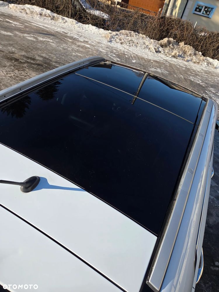 Kia Sportage 2.0 L - 7