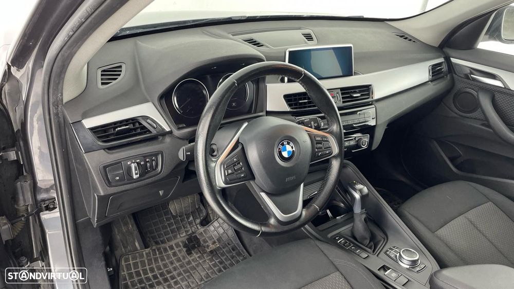 BMW X1 25 e xDrive — fotografia 19