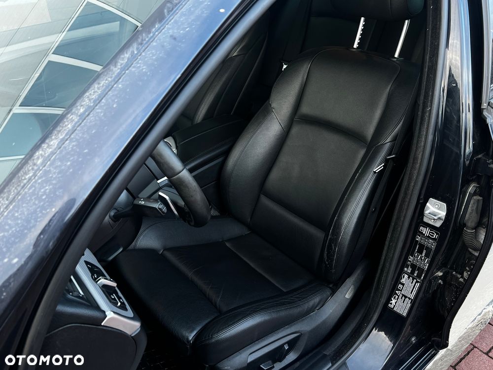 BMW Seria 5 525d xDrive - 18