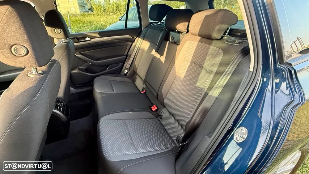 VW Passat Variant 1.6 TDI Confortline Navig - 18