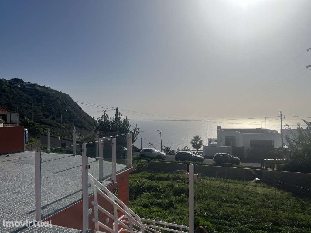 Uma moradia T3 remodelada, Arco de Calheta - Grande imagem: 2/20