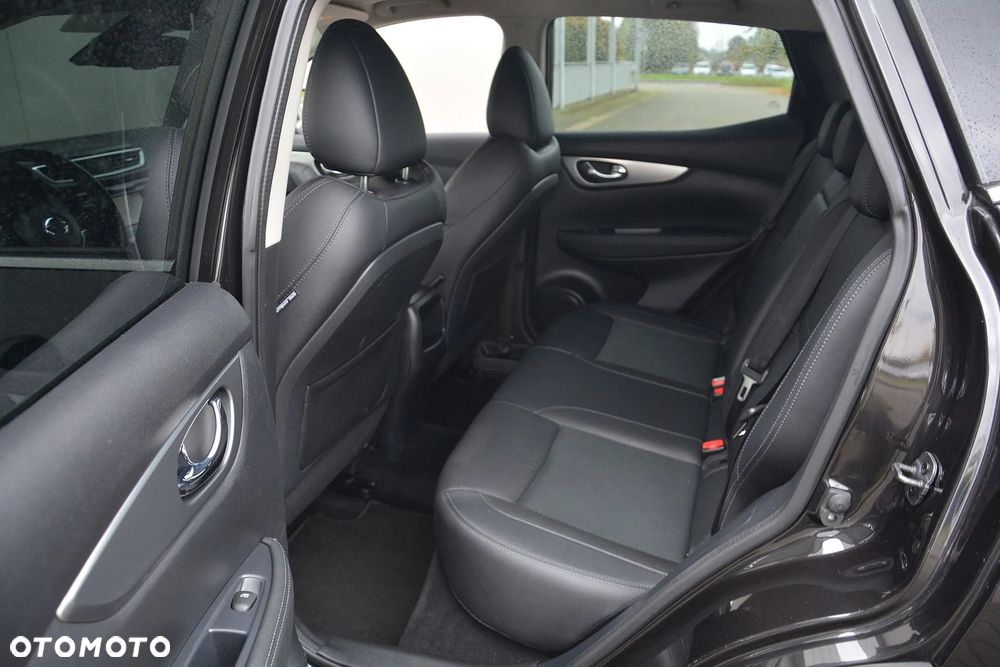 Nissan Qashqai 1.3 DIG-T TEKNA - 10