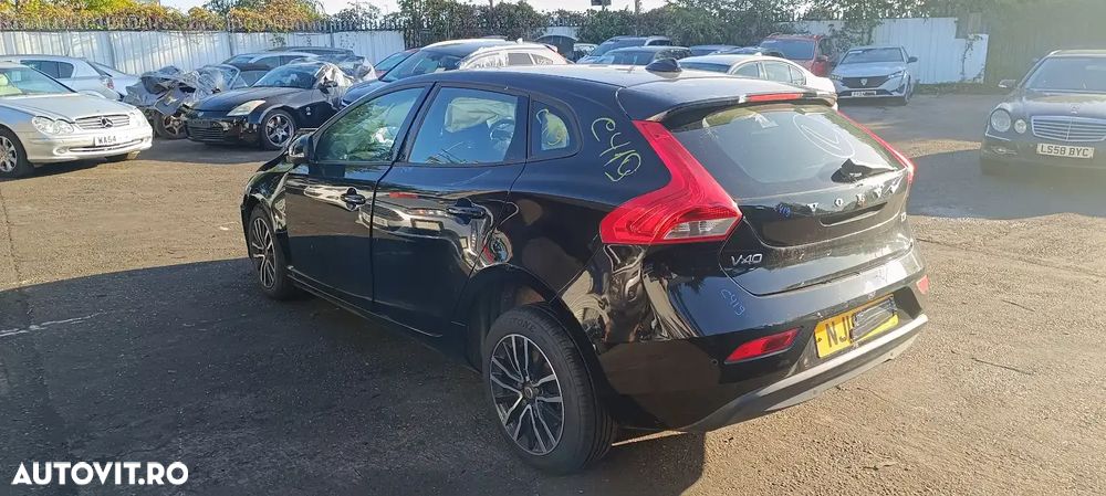 Dezmembrari / Dezmembrez Volvo V40 2.0 D4204T8 cutie viteze manuală cod culoare ONYX BLACK - 6