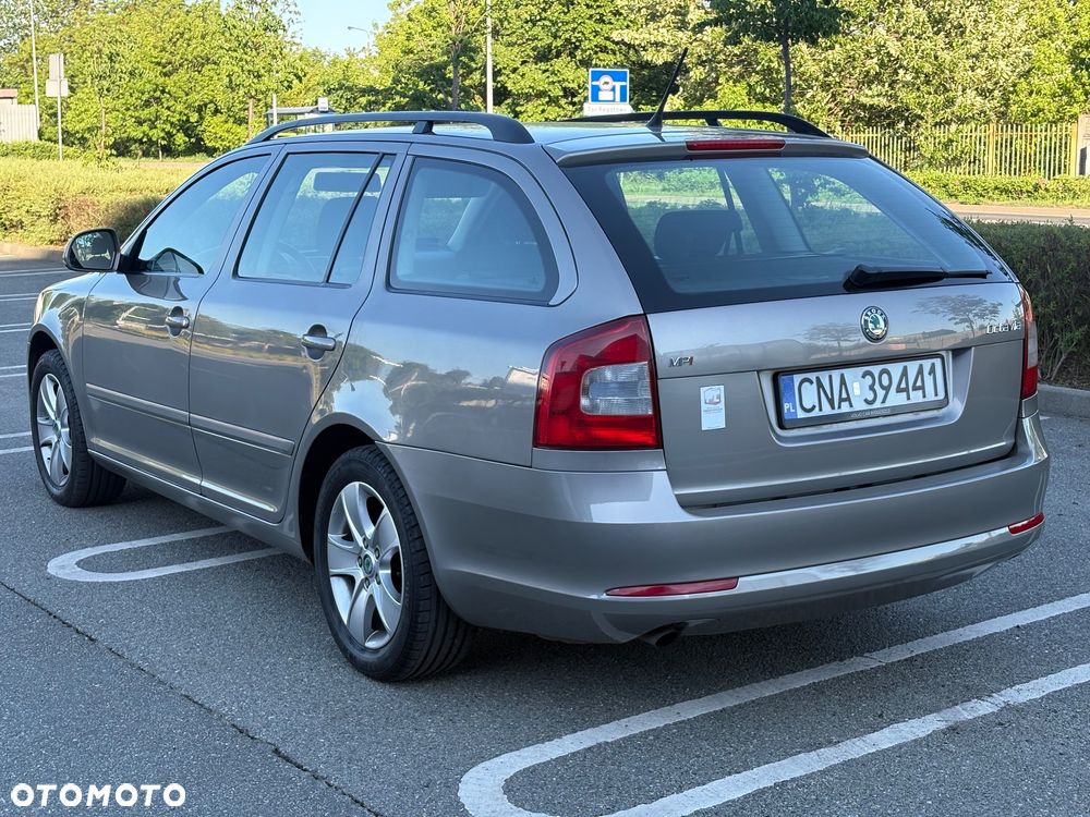 Skoda Octavia 1.6 Ambiente EU5 - 16