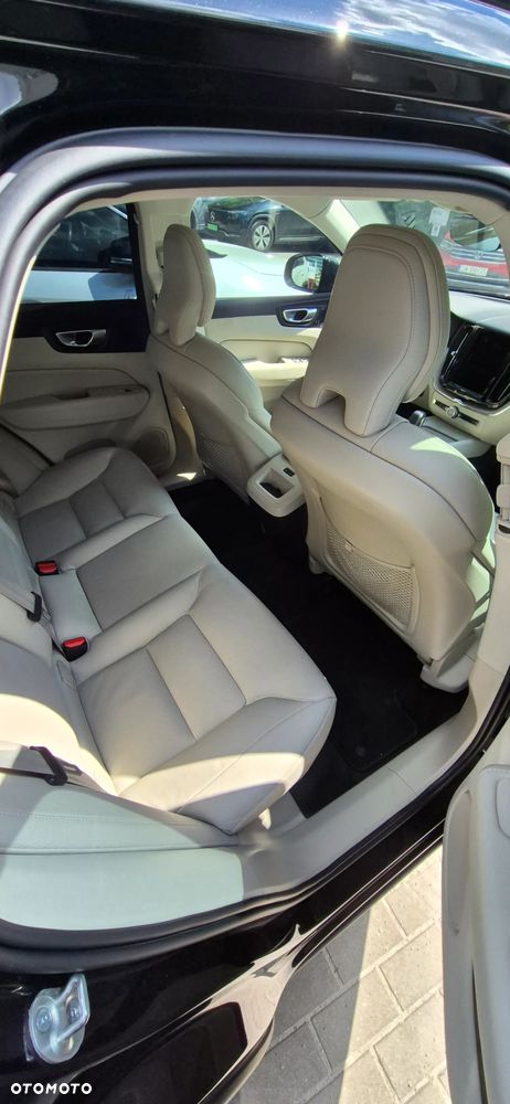 Volvo XC 60 B4 B Plus Dark - 10