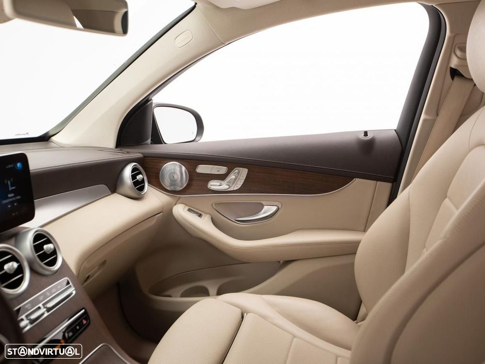 Mercedes-Benz GLC 300 e Coupé 4Matic - 12