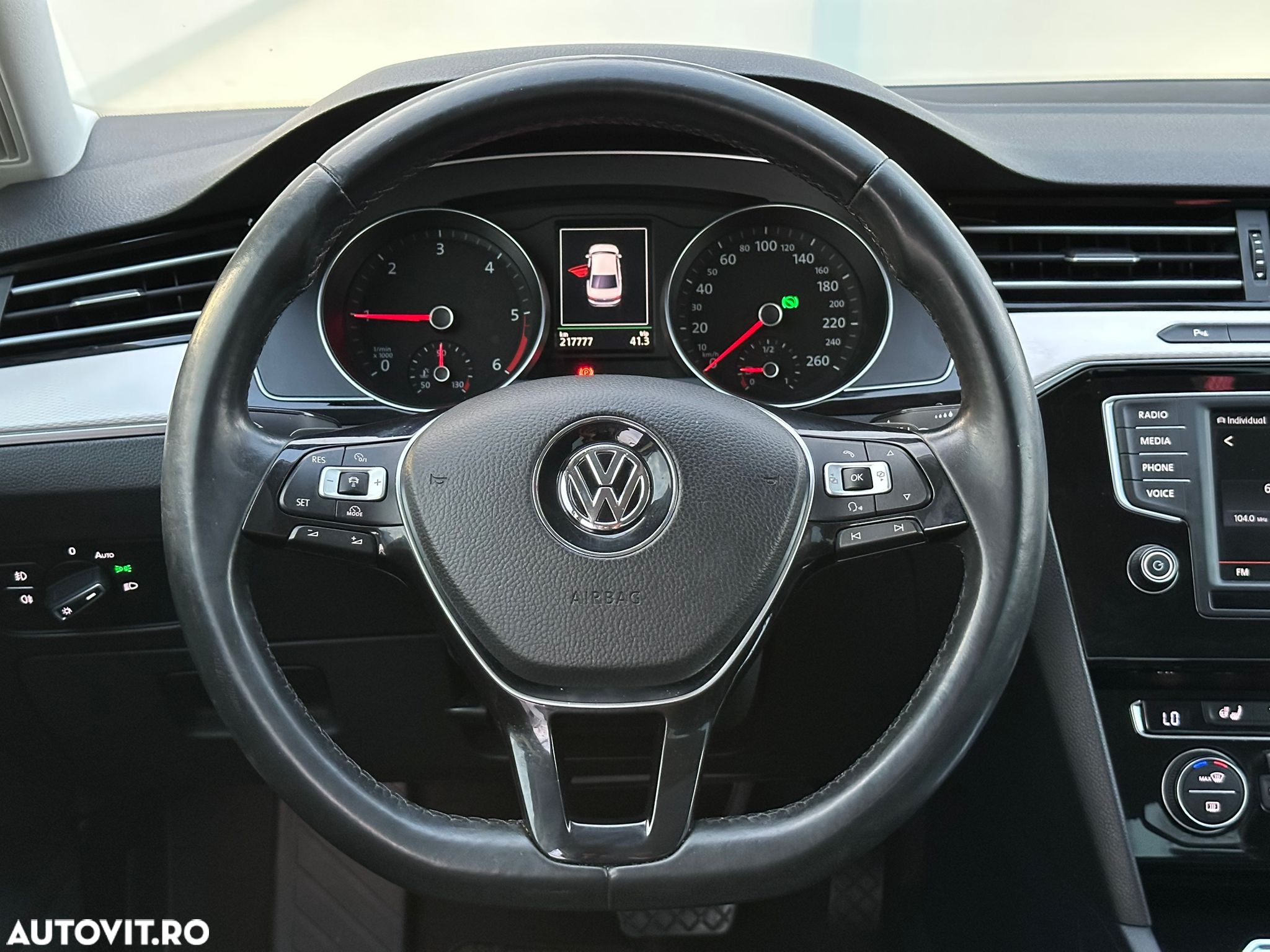 Volkswagen Passat 2.0 TDI DSG Highline - 8