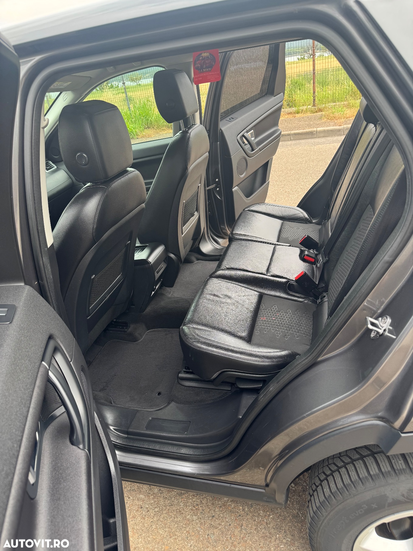 Land Rover Discovery Sport - 6
