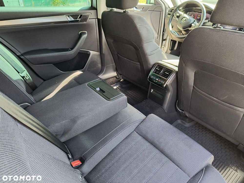 Skoda Superb 2.0 TDI SCR Style DSG - 17