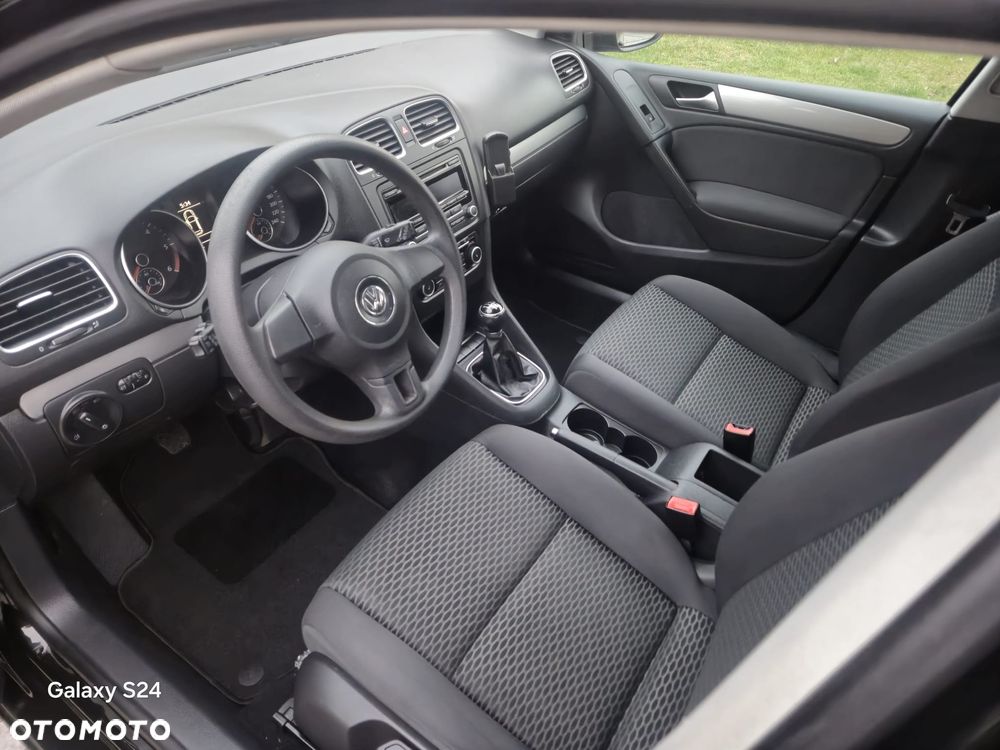 Volkswagen Golf - 6