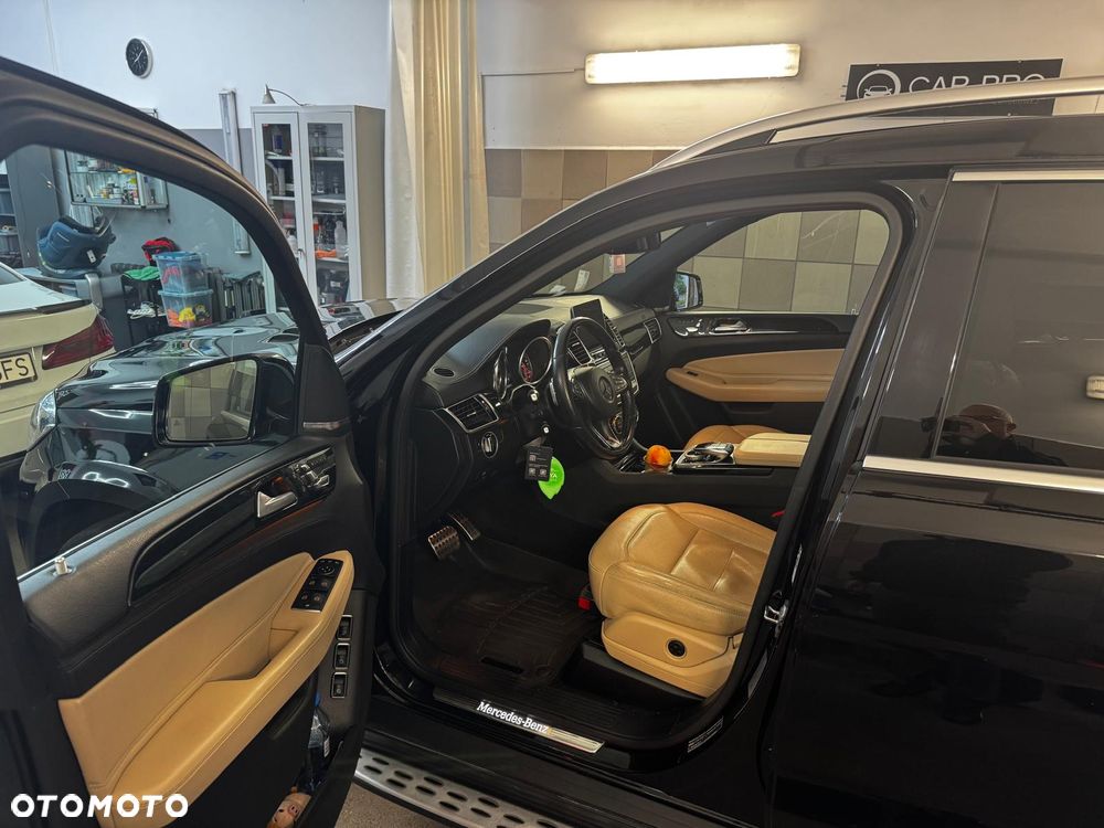 Mercedes-Benz GLS 400 d 4-Matic - 14