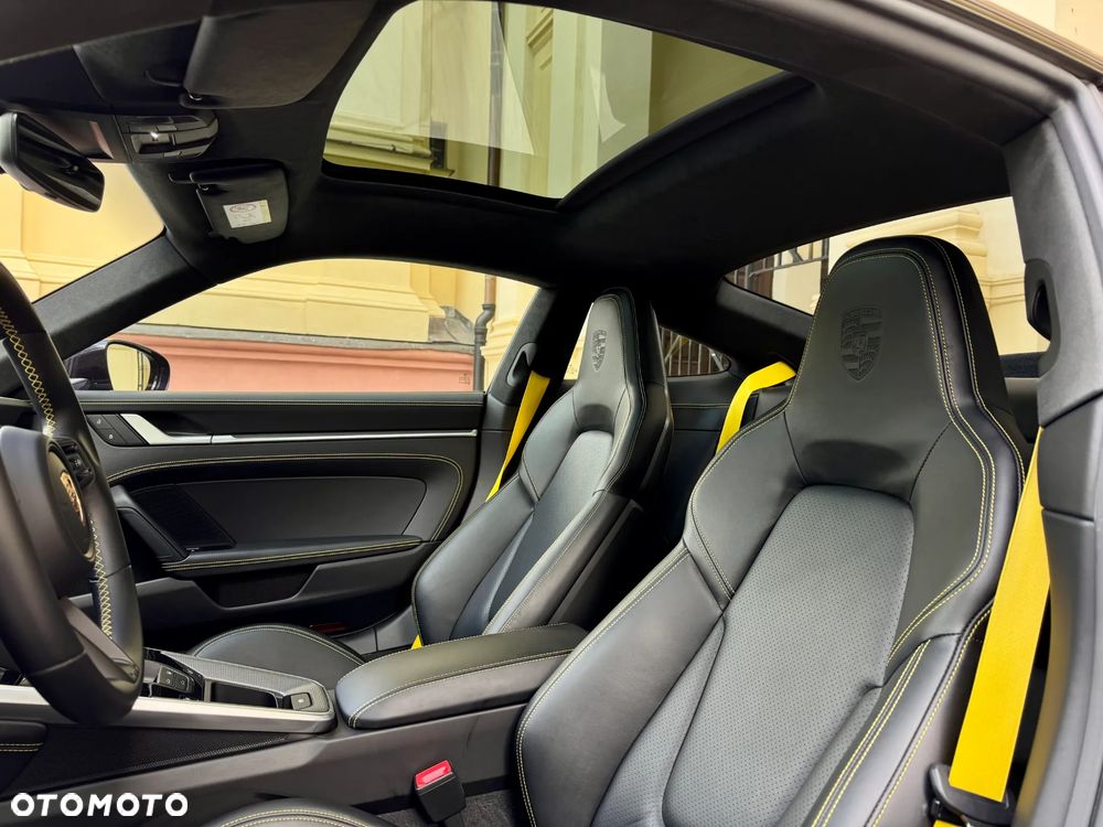 Porsche 911 Turbo S - 25