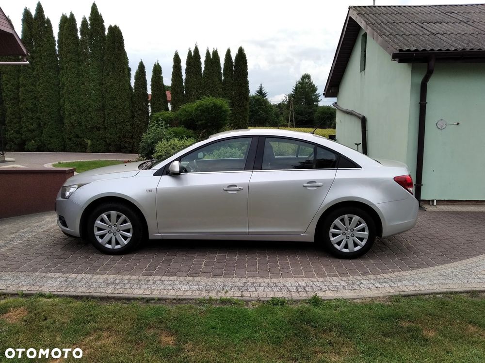 Chevrolet Cruze 1.6 LS - 12