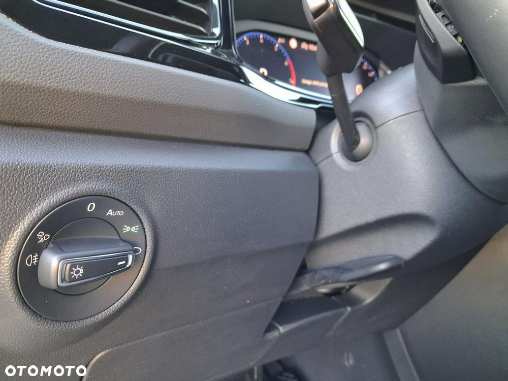 Volkswagen T-Roc - 30