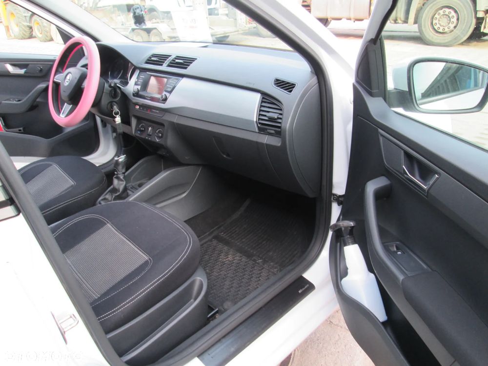 Skoda Fabia - 10