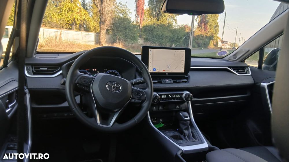 Toyota RAV4 - 8