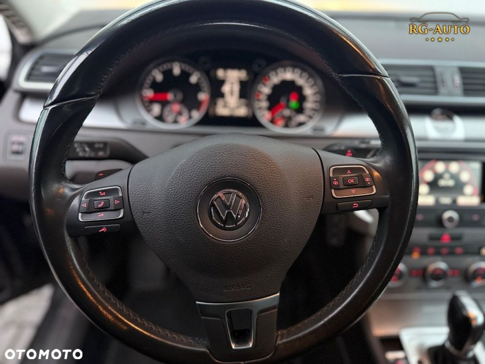 Volkswagen Passat - 15