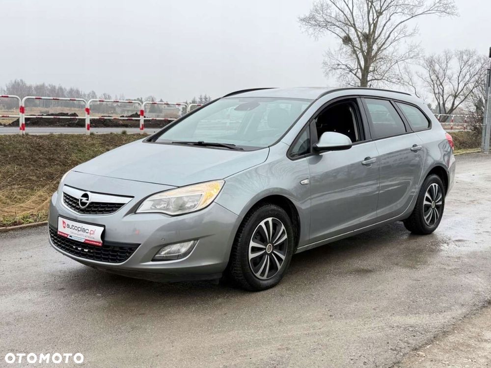Opel Astra 2011
