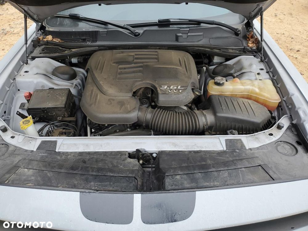 Dodge Challenger - 12