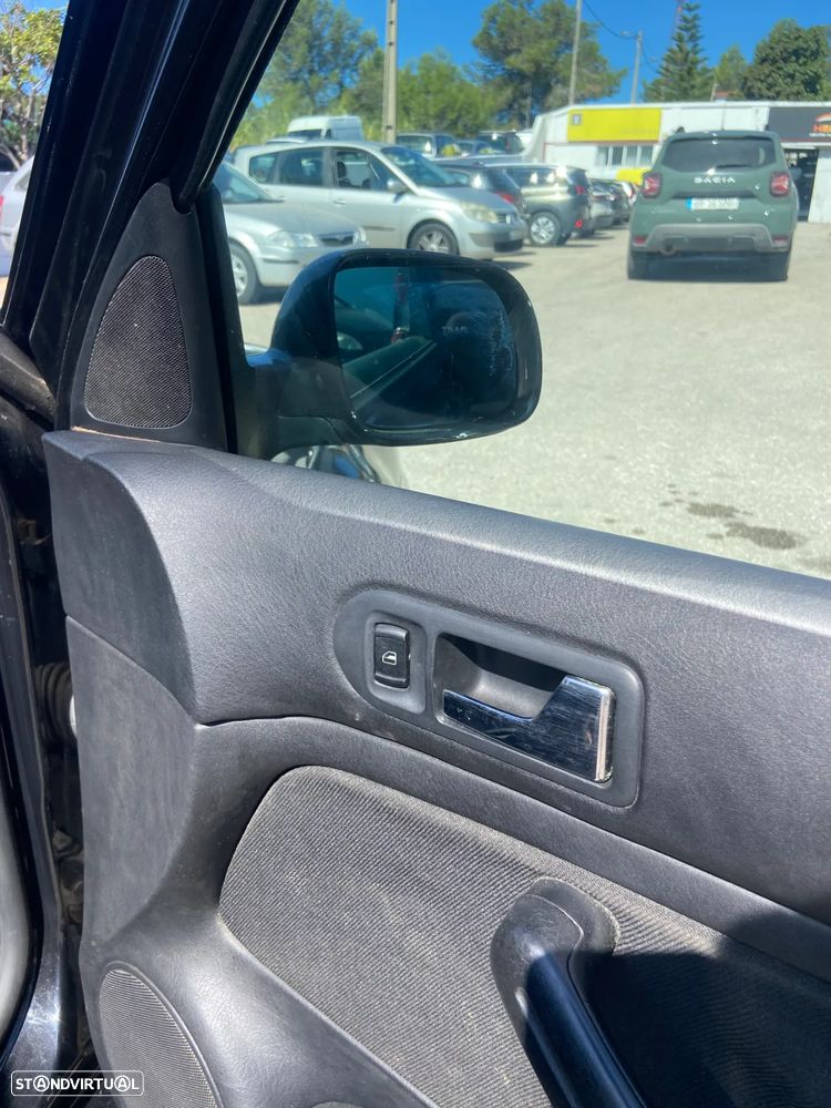 VW Golf 1.6i Highline - 13