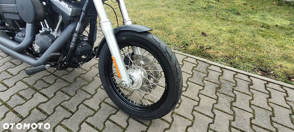 Harley-Davidson Dyna Street Bob - 16