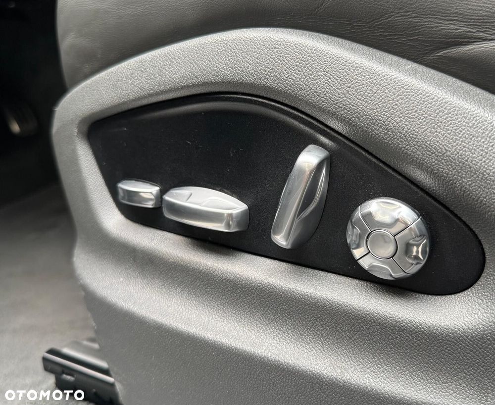Porsche Cayenne - 10