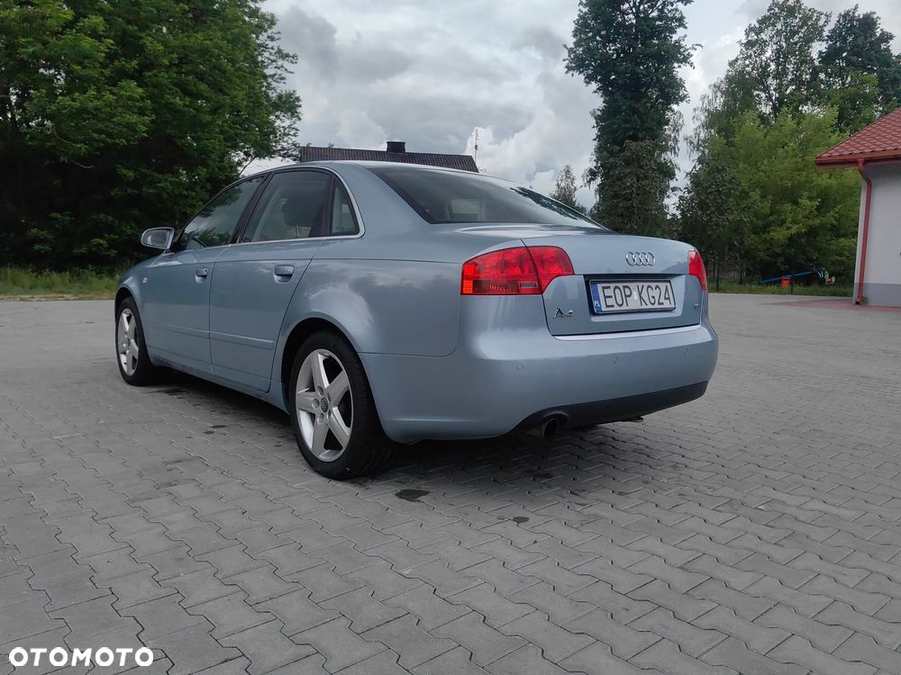 Audi A4 Limousine - 7