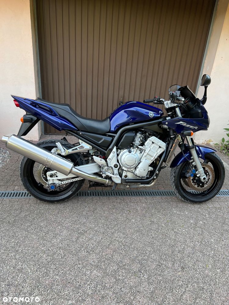 Yamaha FZS - 11