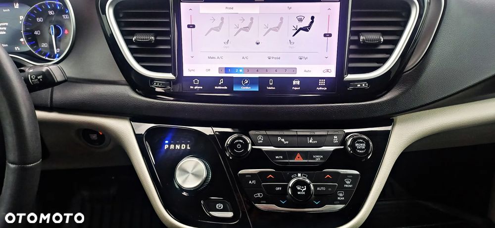 Chrysler Pacifica - 20