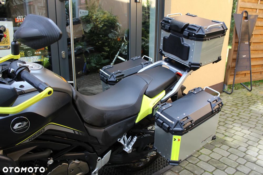 QJMOTOR SVT 650X - 8