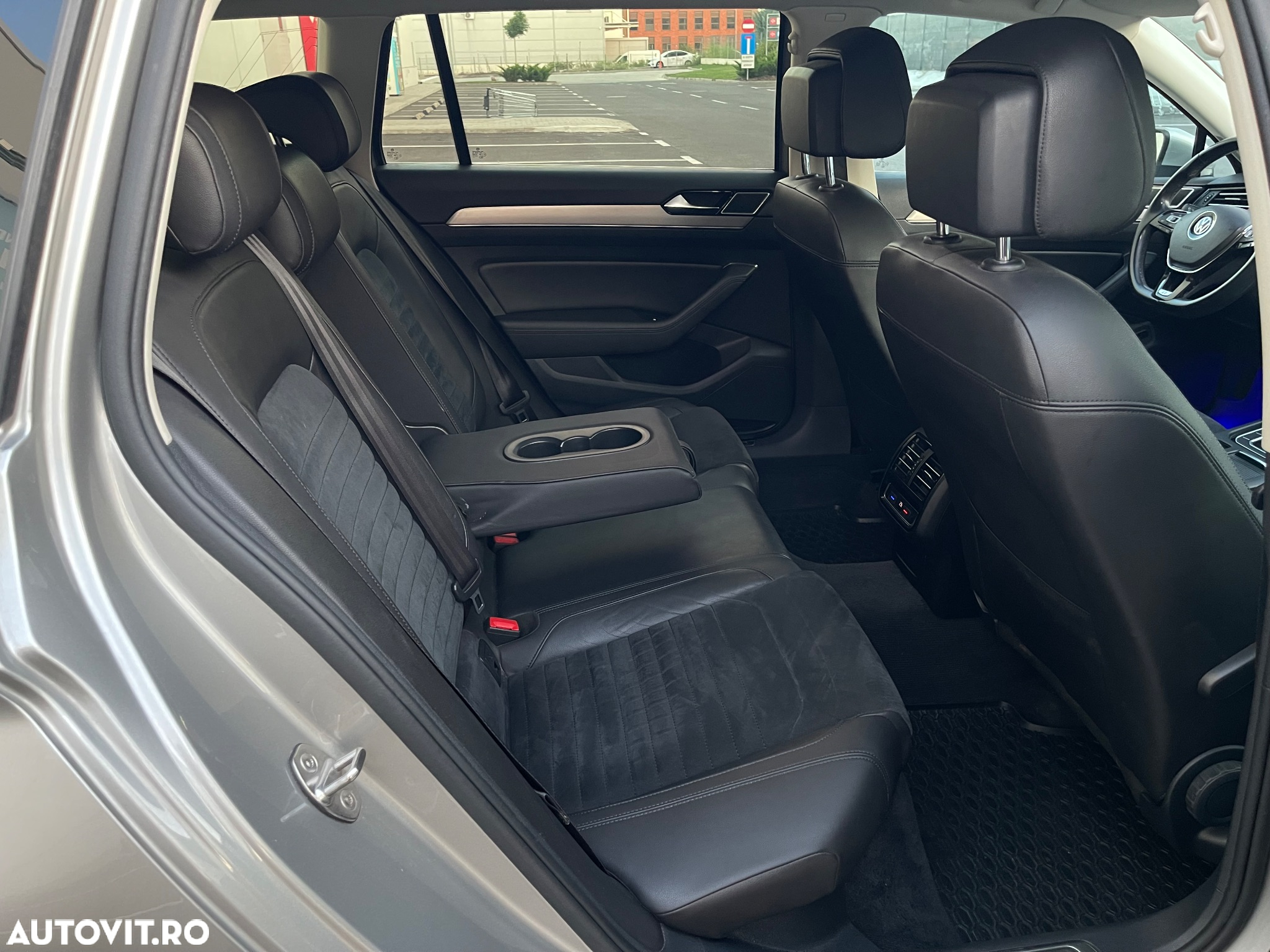 Volkswagen Passat Variant 2.0 TDI DSG R Executive - 20