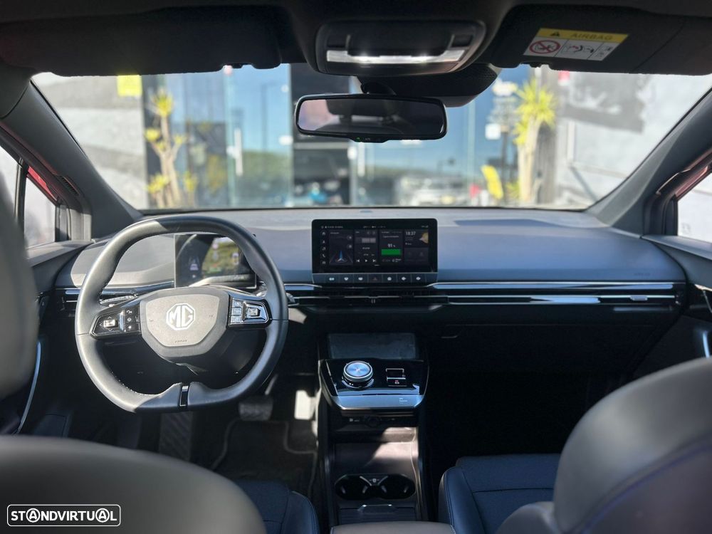 MG MG4 64 kWh Luxury - 32