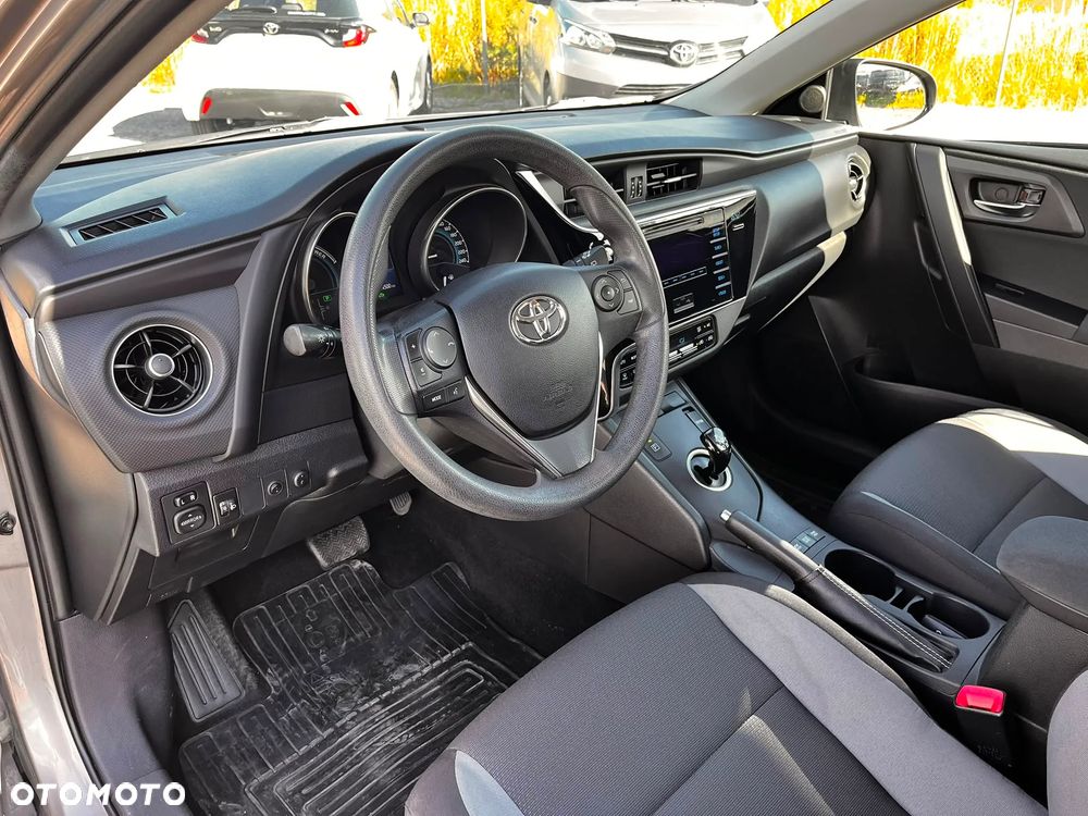 Toyota Auris - 14