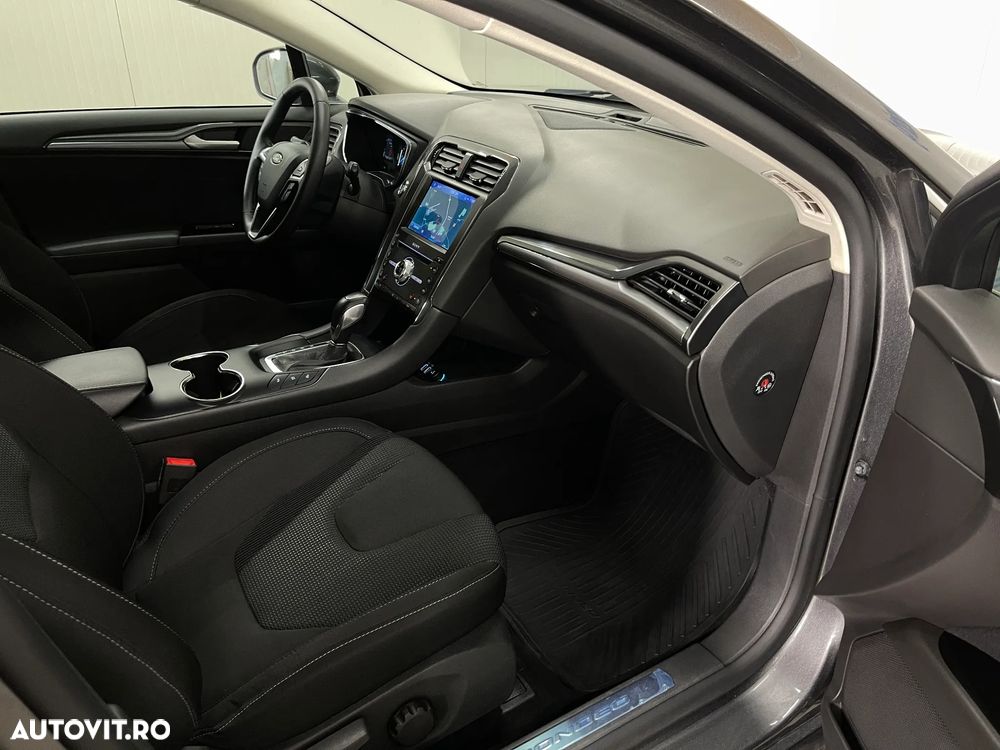 Ford Mondeo 2.0 HEV Titanium - 10