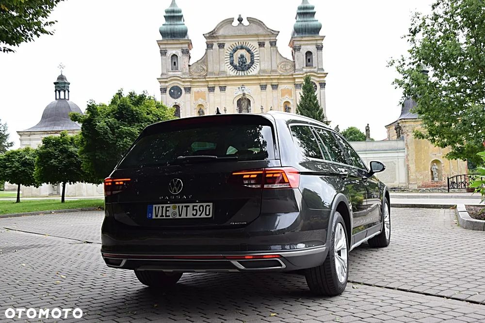 Volkswagen Passat Alltrack 2.0 TDI SCR DSG 4Motion - 4