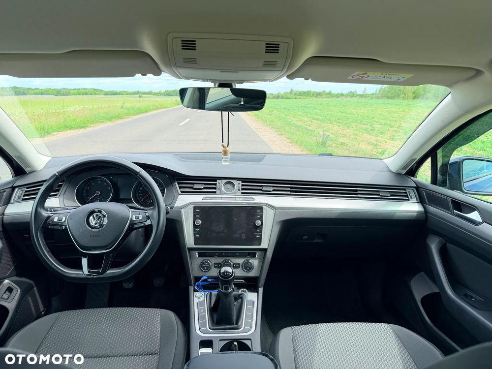 Volkswagen Passat - 24