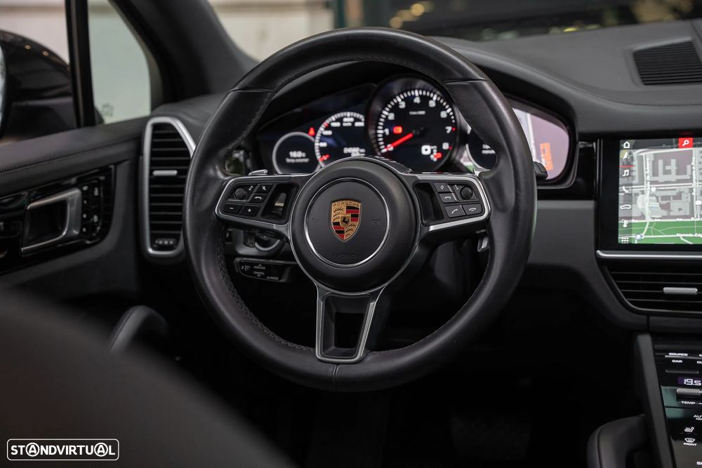 Porsche Cayenne Standard - 24