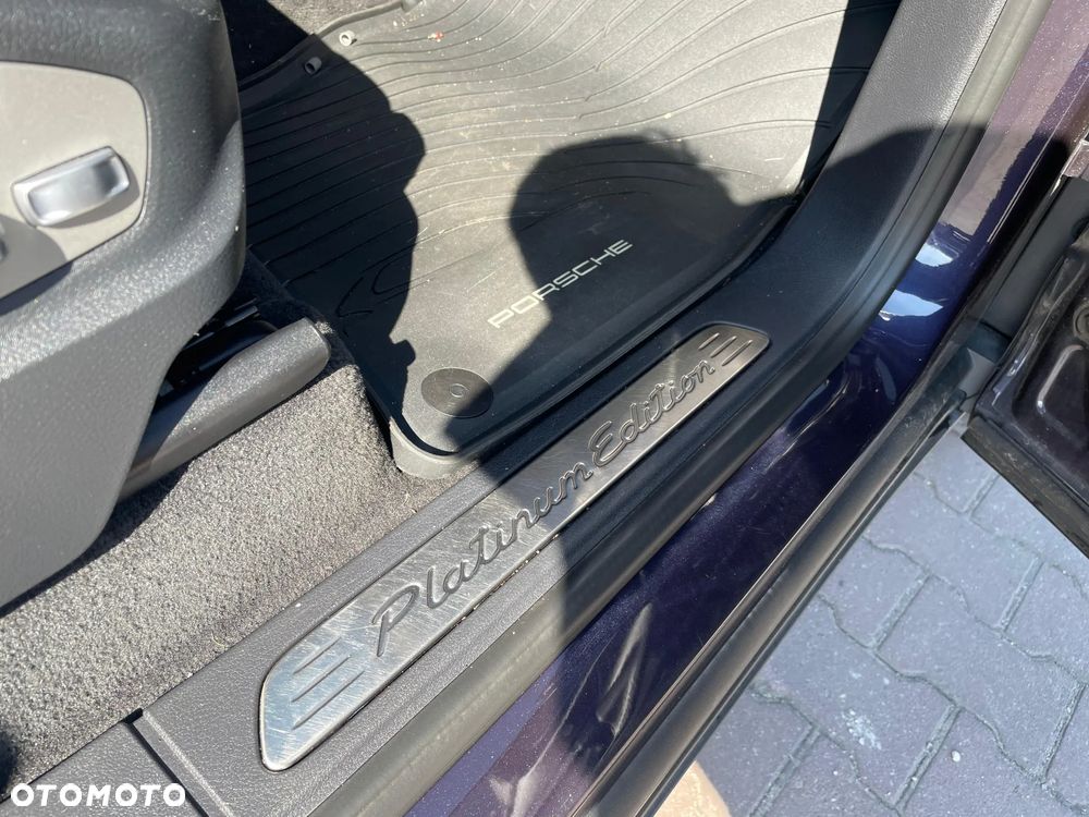 Porsche Cayenne Platinum Edition - 3