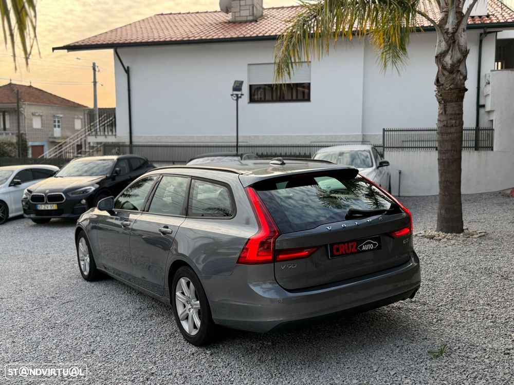 Volvo V90 2.0 D4 Momentum Geartronic - 23