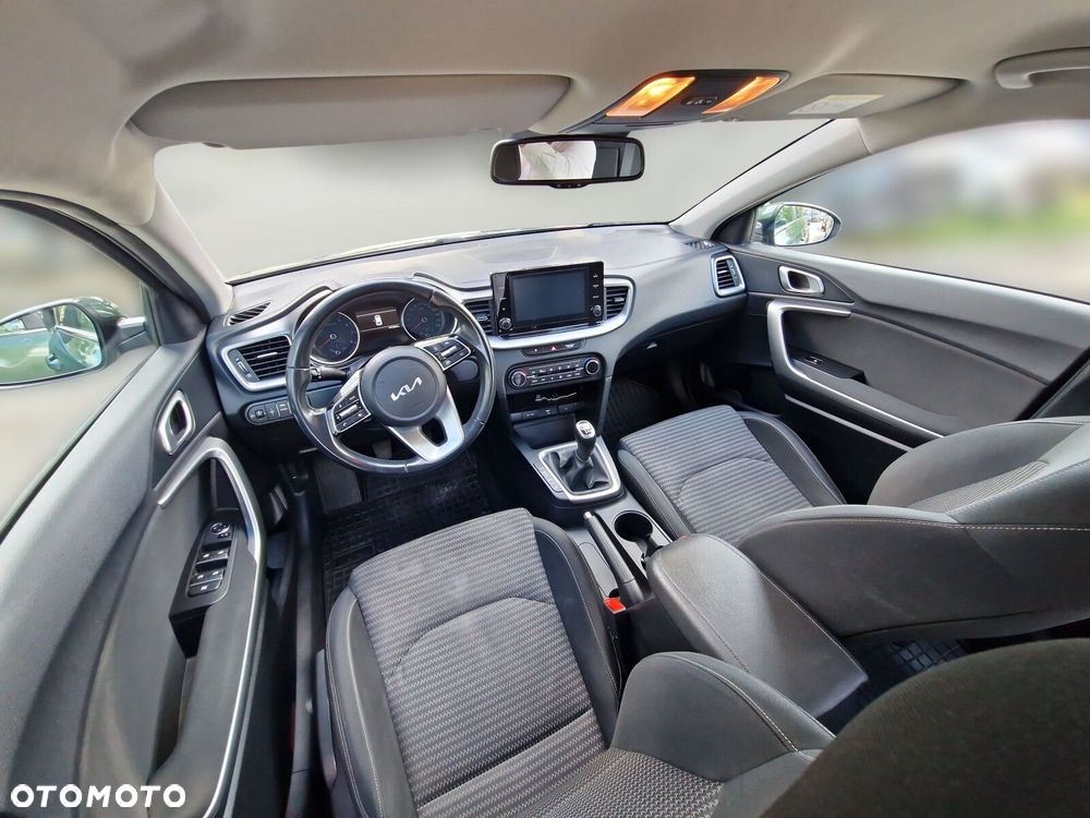 Kia Ceed - 10