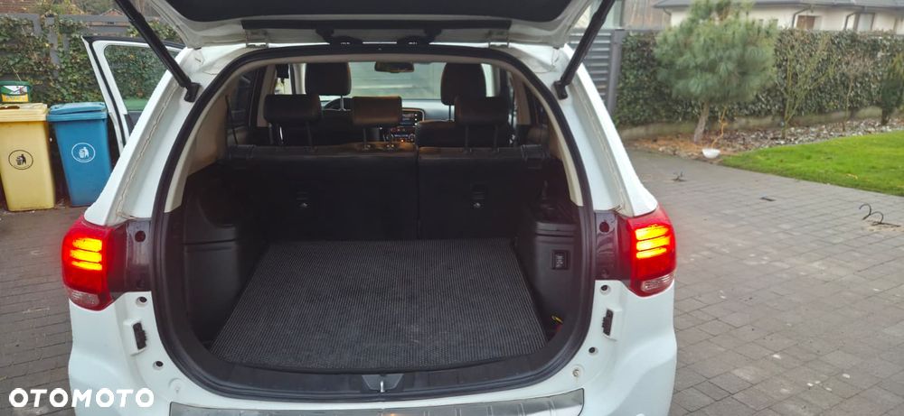 Mitsubishi Outlander 2.0 4WD Plus - 9