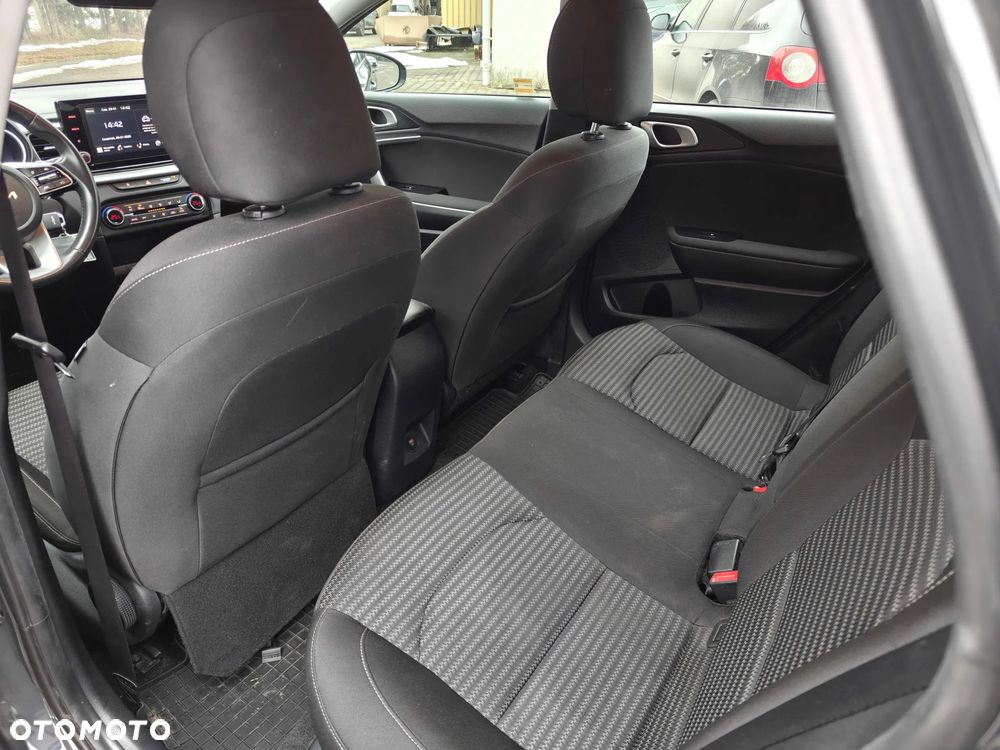 Kia Ceed 1.5 T-GDI M DCT - 14