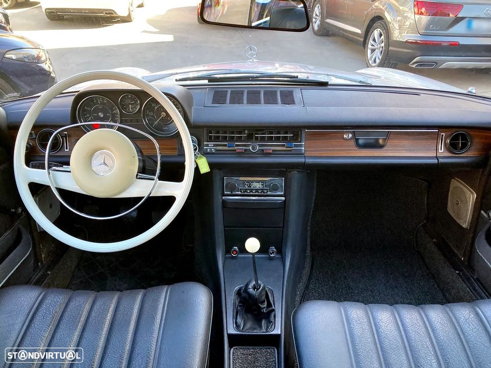 Mercedes-Benz 250 - 9