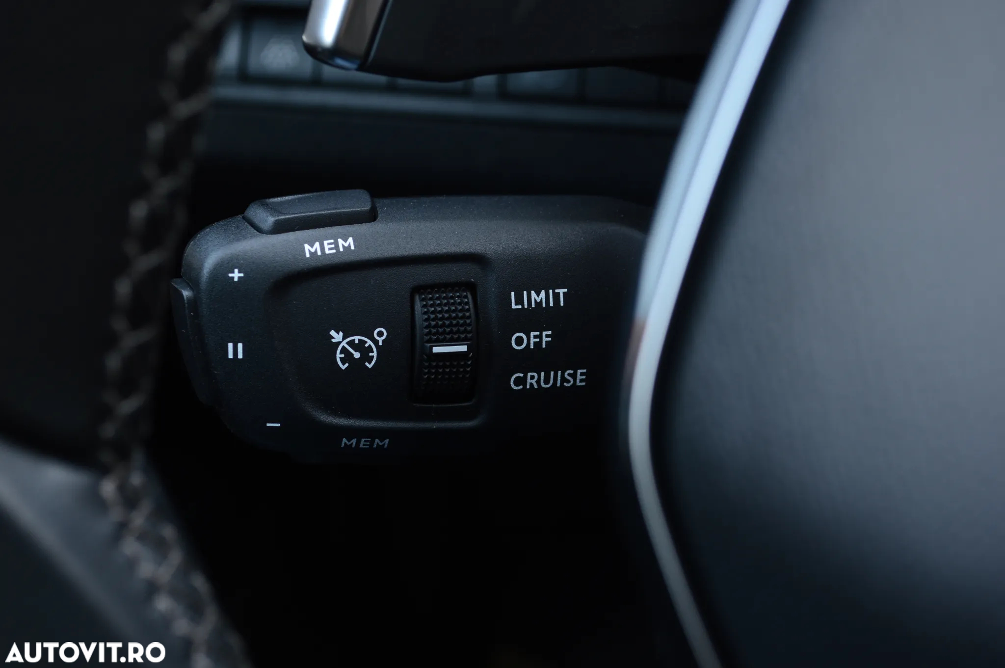 Peugeot 3008 PHEV EAT8 Allure - 32