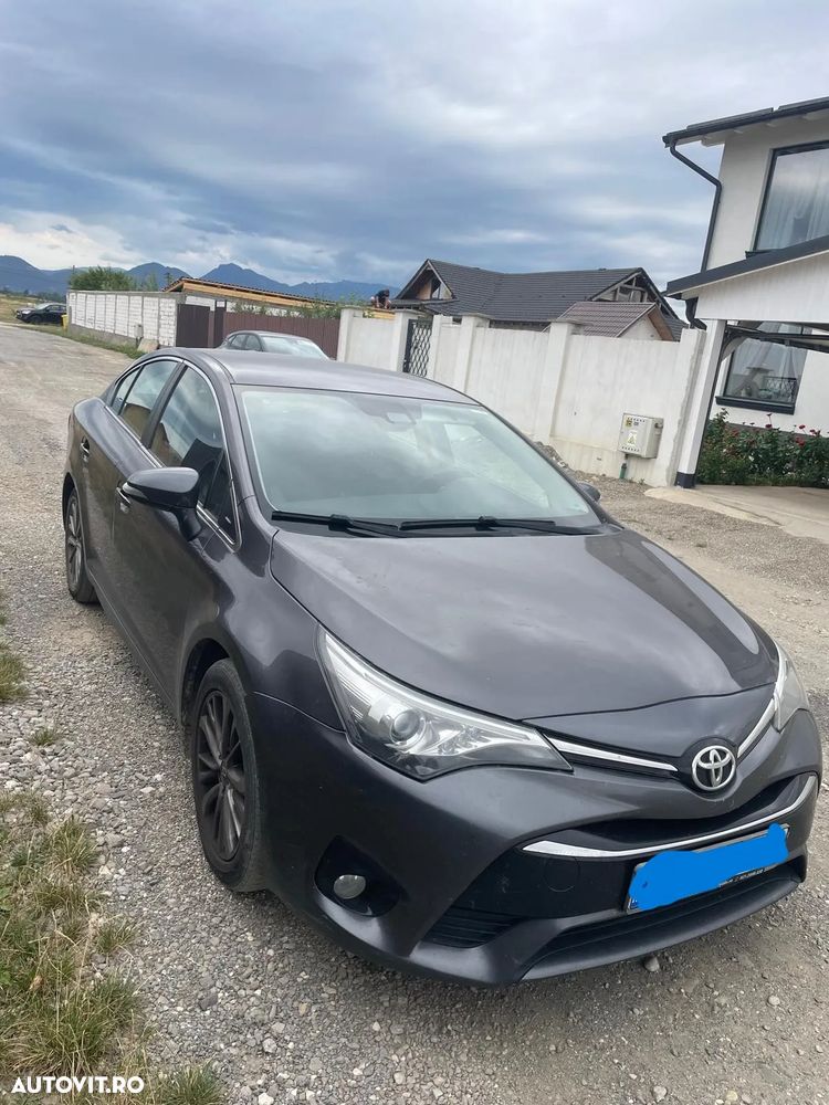 Toyota Avensis 2.0 D-4D Executive - 1