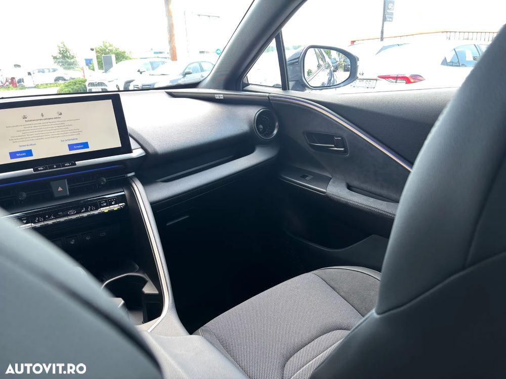 TOYOTA C-HR 2026 — imagine 10