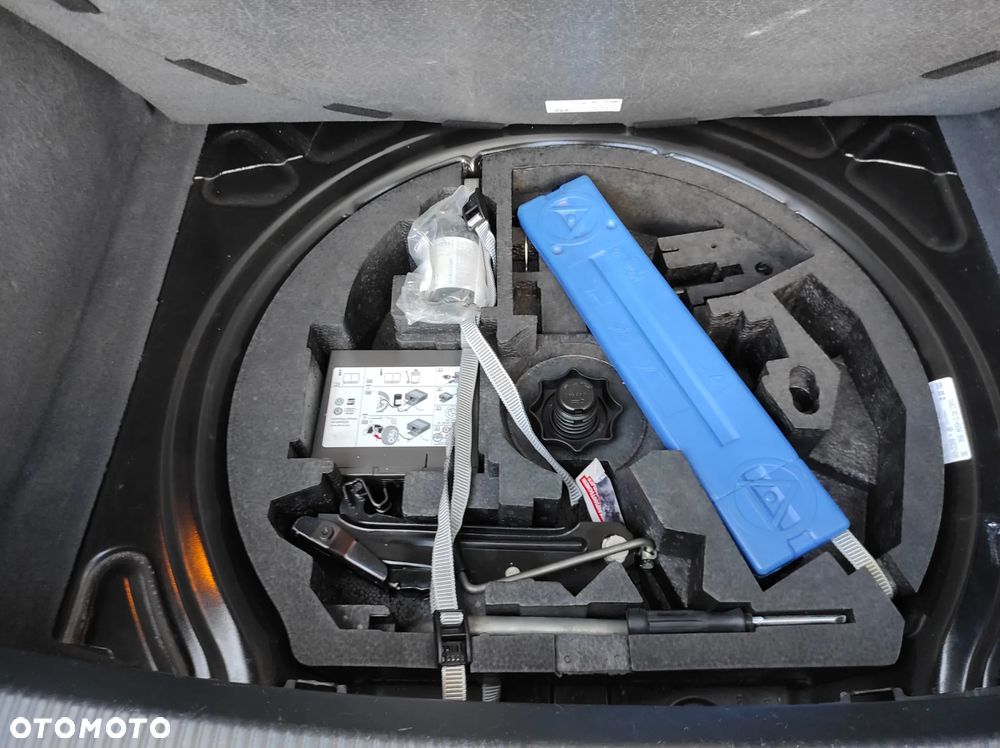 Audi A3 3-drzwiowe 1.6 Attraction - 32