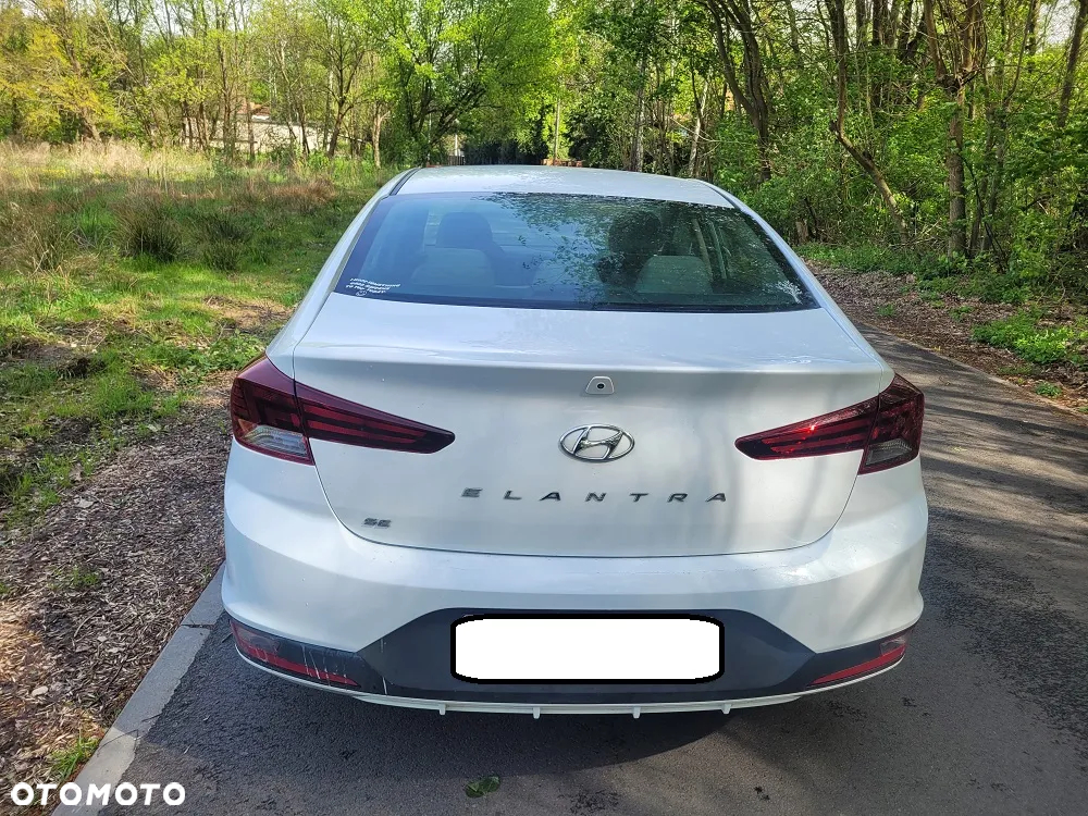 Hyundai Elantra - 5