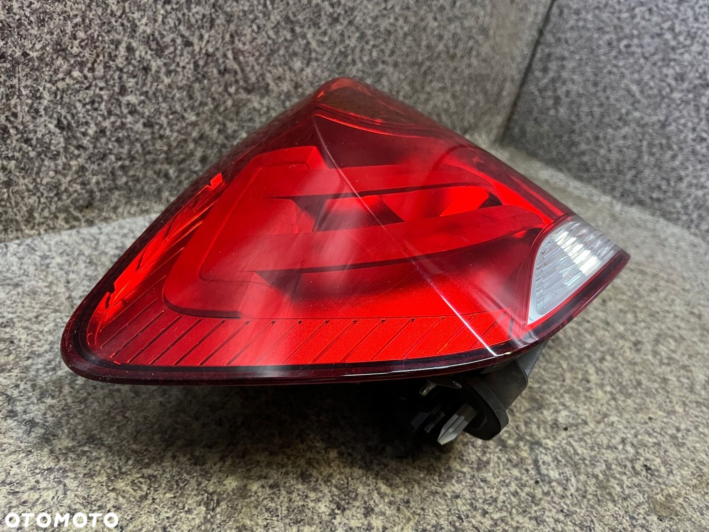Lampa lewy tyl lewa tylna w blotnik BMW E84 X1 2011 ORYGINALNA - 4